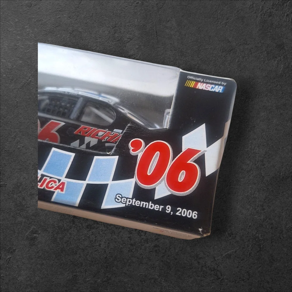 Nascar Die-Cast Model - Black and Blue 2006 - Picture 2 of 9